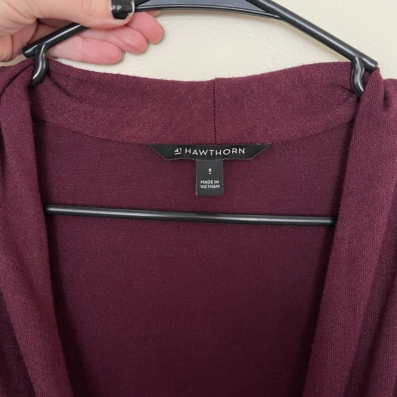 EUC size S 41 Hawthorne top - Picture 2 of 3